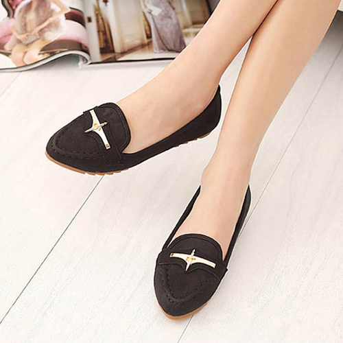 flat closed in low heel shoes