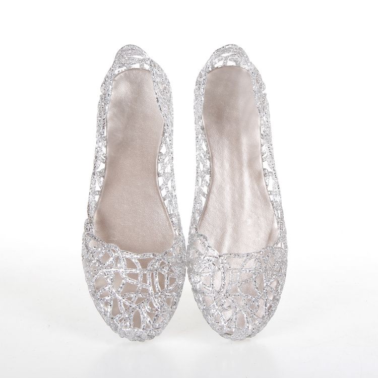 white flats closed toe